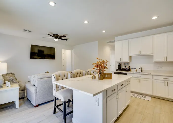 3 Mi To Casino Del Sol! W/ Dog-friendly Yard Holiday home Tucson