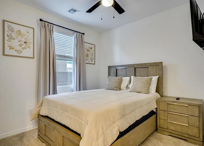 3 Mi To Casino Del Sol! W/ Dog-friendly Yard *